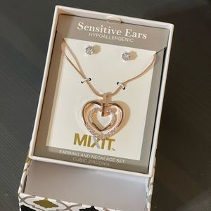 Heart necklace with earrings